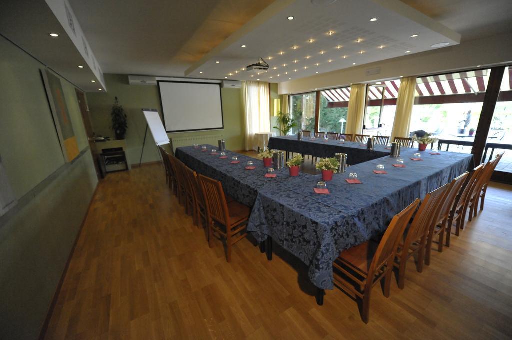 Ca' Del Lupo Hotel Montelupo Albese Buitenkant foto