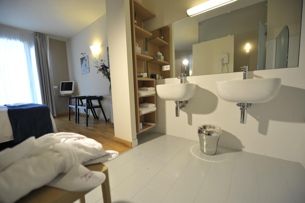 Ca' Del Lupo Hotel Montelupo Albese Buitenkant foto