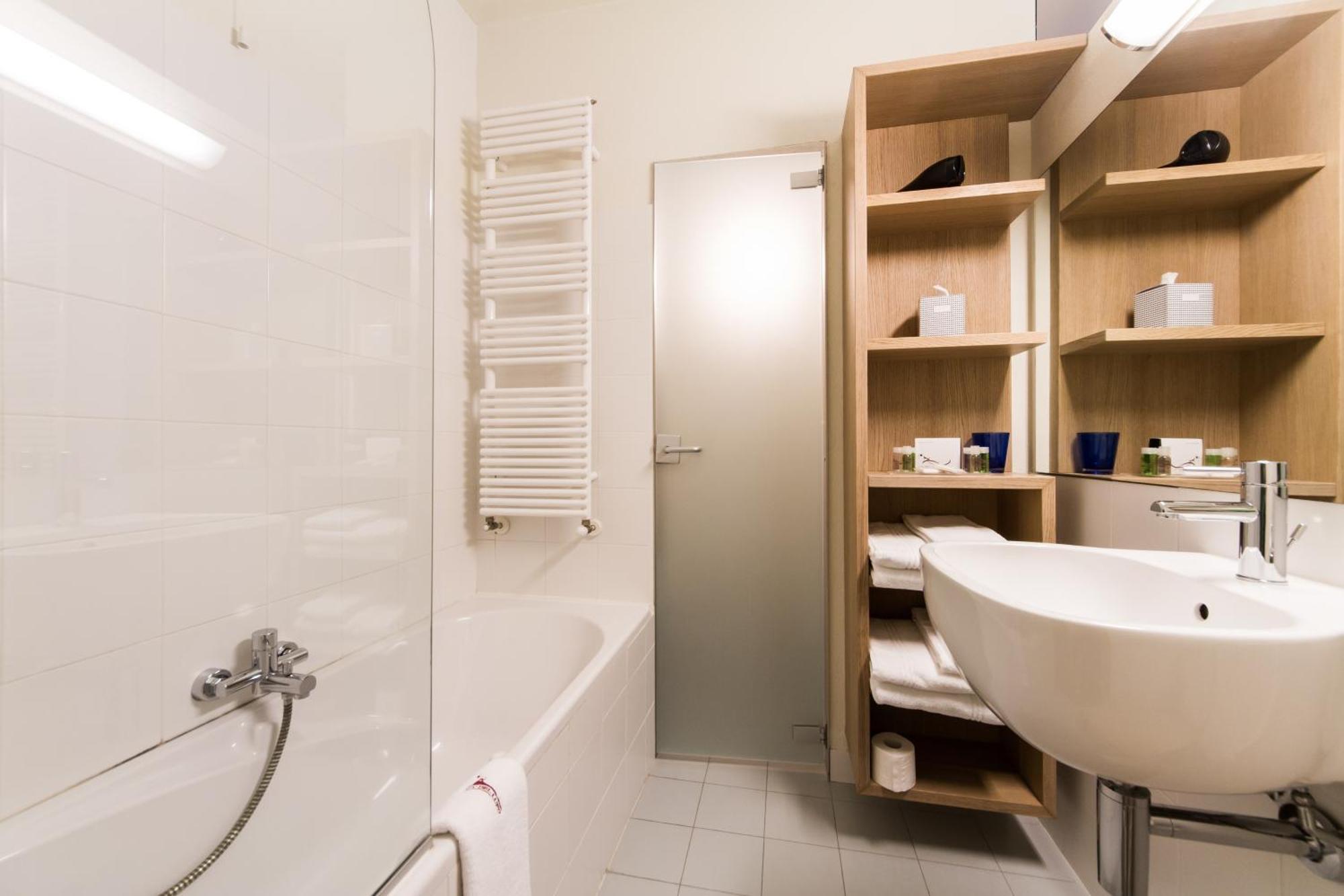 Ca' Del Lupo Hotel Montelupo Albese Buitenkant foto
