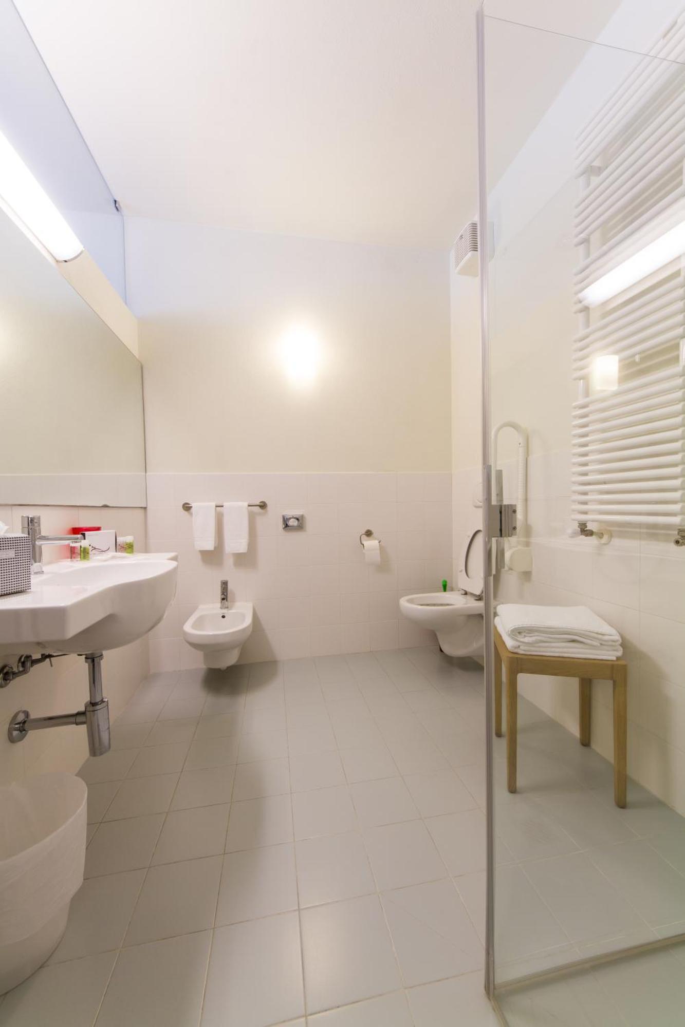 Ca' Del Lupo Hotel Montelupo Albese Buitenkant foto