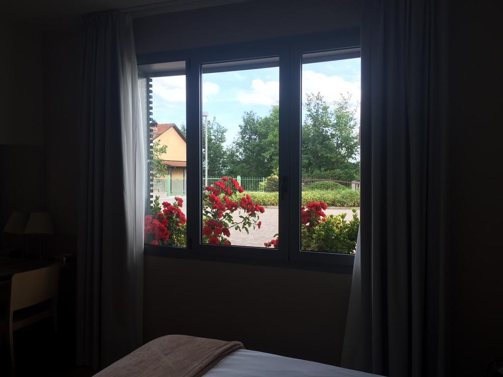 Ca' Del Lupo Hotel Montelupo Albese Buitenkant foto