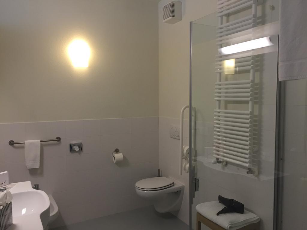 Ca' Del Lupo Hotel Montelupo Albese Buitenkant foto