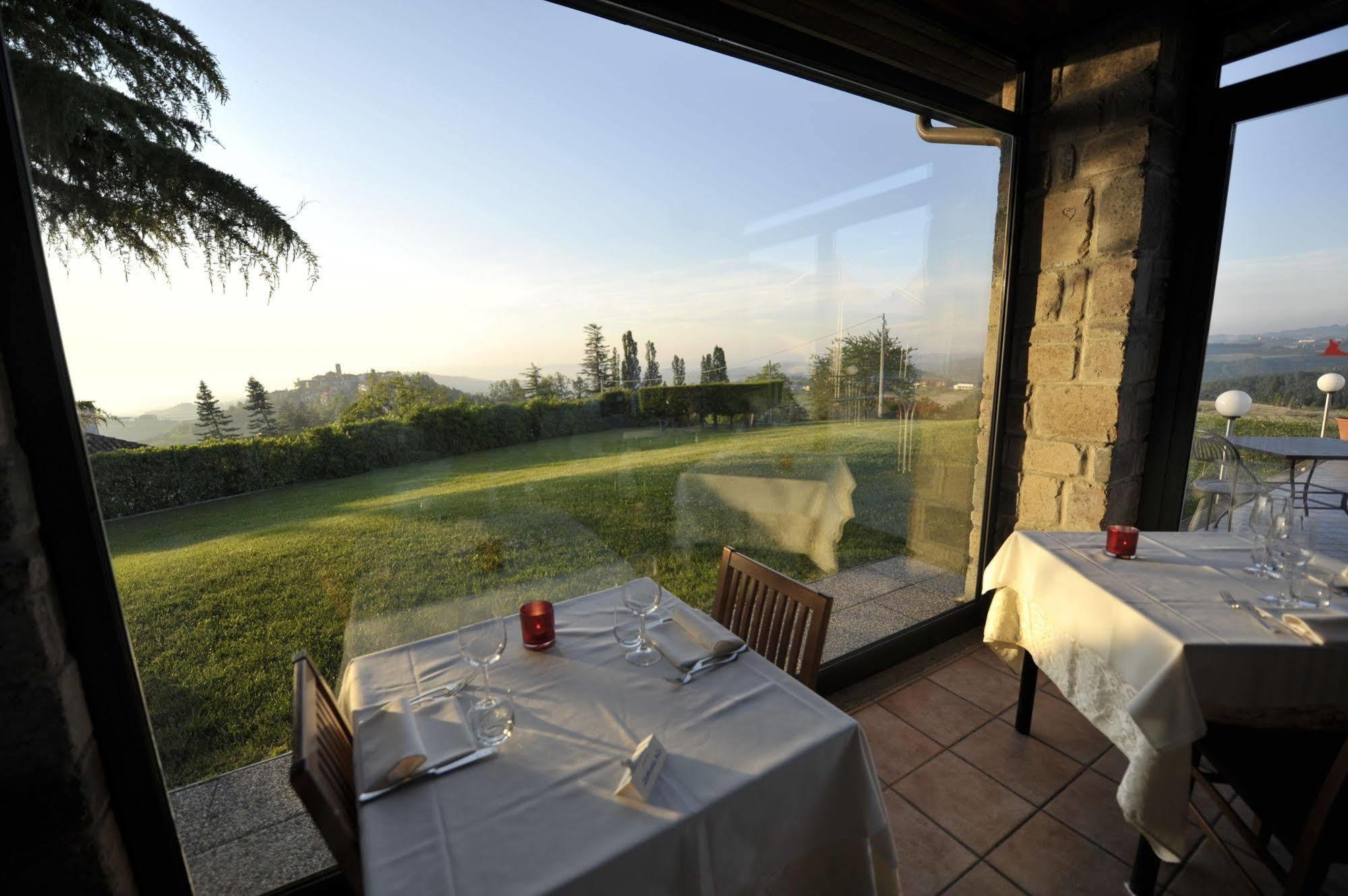 Ca' Del Lupo Hotel Montelupo Albese Buitenkant foto
