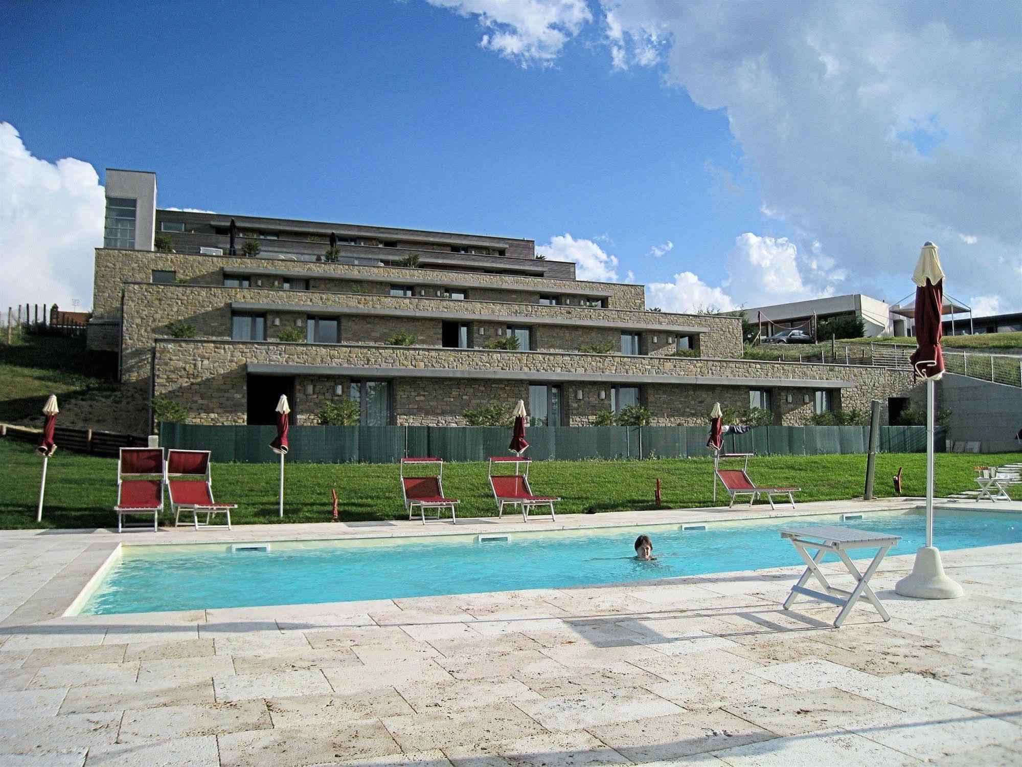 Ca' Del Lupo Hotel Montelupo Albese Buitenkant foto